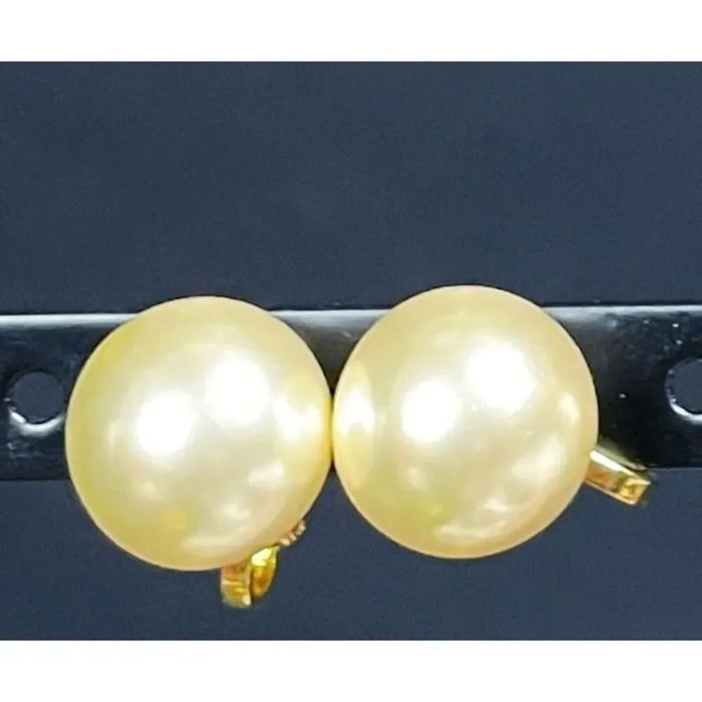 Vintage Hollywood Simulated Pearl Clip On Earrings 0.75in